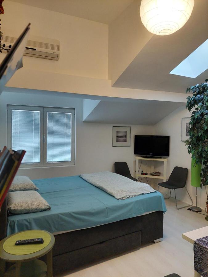 Sweet Apartments Or Rooms Nis Exterior photo