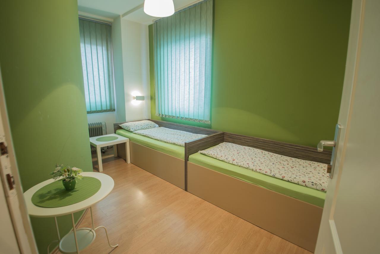 Sweet Apartments Or Rooms Nis Exterior photo
