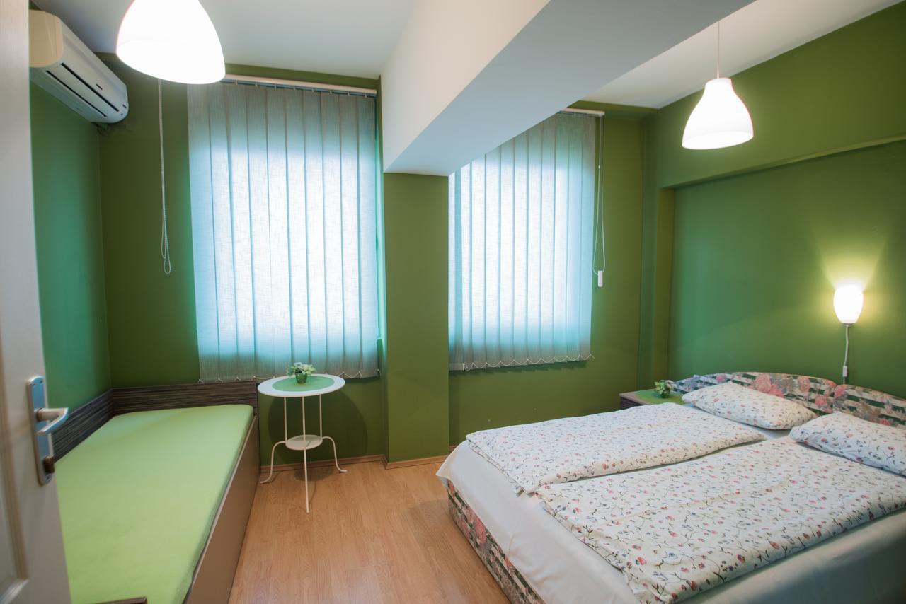 Sweet Apartments Or Rooms Nis Exterior photo